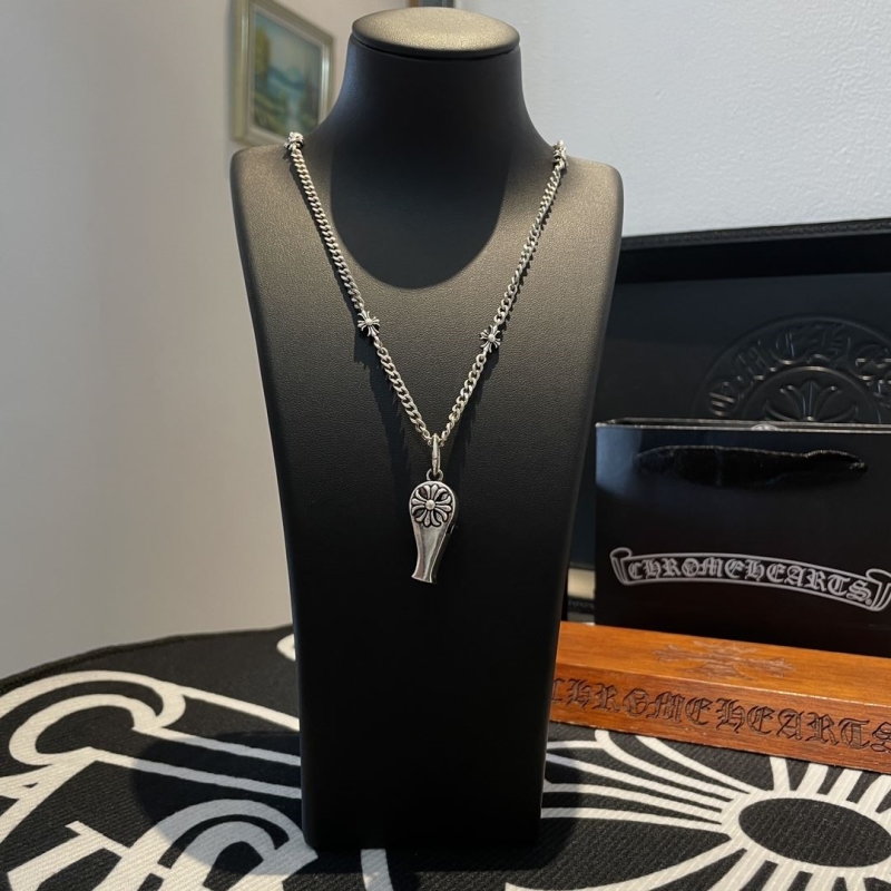 Ch**me He**ts necklaces